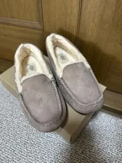 【最終値下げ】UGG モカシン アンスレー グレージュ　サイズ7