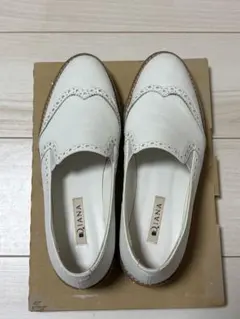 DIANA ホワイトレザー ローファー