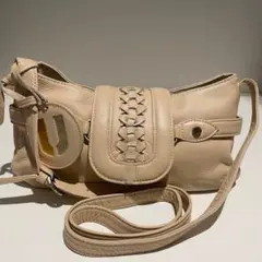 by ungaro レザー ショルダーバッグ ベージュ 編み込みデザインフラップのサムネイル