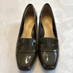 ピッティ Pitti エナメルダークオーク　ビジュー装飾ブロックヒール 23.5