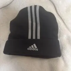 adidas 3本ストライプ ビーニー帽子 黒