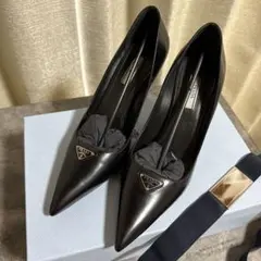 美品 PRADA ブラック ポインテッドトゥ ウェッジヒールパンプス 定価20
