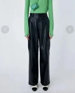 【moussy】フェイクレザーカーゴパンツのサムネイル
