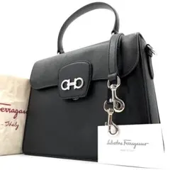 【美品】サルヴァトーレフェラガモ 2way ハンドバッグ レザー ガンチーニ 黒