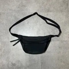 超美品パブリックトウキョウPUBLICTOKYOナイロンウエストバッグ使い易さ◎ PUBLIC TOKYO（パブリックトウキョウ）の「撥水ポリッシュナイロン