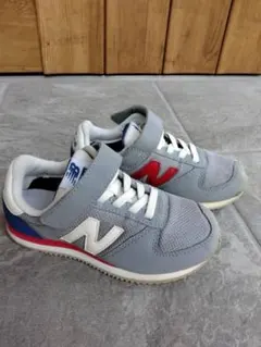 New Balance スニーカー グレー/レッド/ブルー