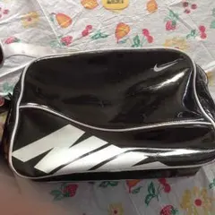ナイキ エナメル
