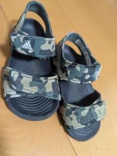 adidas 迷彩サンダル 14センチ