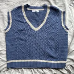 ケーブルニット ベスト