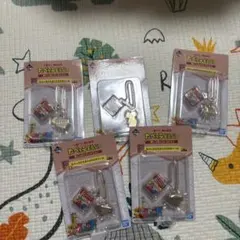 たべっ子どうぶつ　メタルチャーム