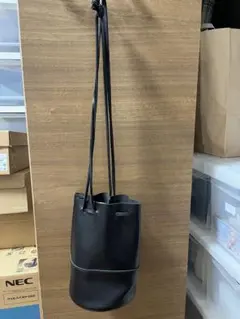 【発送可】　レザー調　バケットバッグ　シンプル　黒