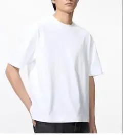 ユニクロ　UNIQLO ボクシークロップドTシャツ　半袖Tシャツ　ホワイトのサムネイル