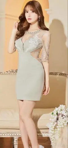 谷間ジップ×くびれ爆誕カットのフラワーレースタイトミニ丈キャバドレス　M