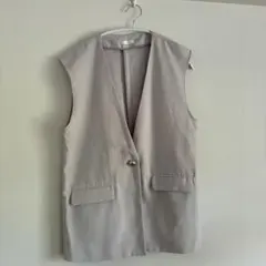 美品GLACIER ベージュ 人気色ノーカラーベスト 金ボタン　S