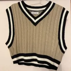 BROWNY ケーブル編み クロップドニットベスト