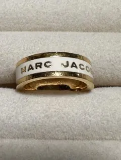 MARC JACOBS ロゴリング ゴールド×ホワイト