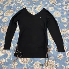 Burberry黒のVネック長袖トップス