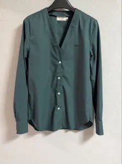 MAISON KITSUNE シャツ　長袖　ダークグリーン ／ Vネック