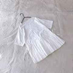 Deux Amour トップス ホワイト プリーツ チュニック 半袖