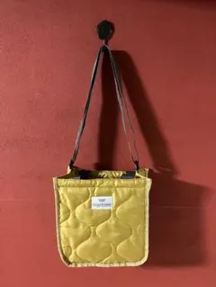 ダイソー キルティング ショルダーバッグのサムネイル