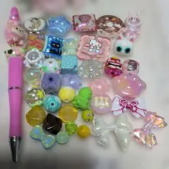 カスタムボールペン1本、各種ビーズ35個セット