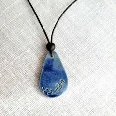 陶器ペンダントネックレス・ハンドメイド