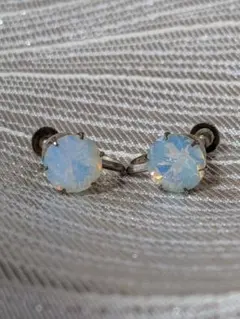 最終値下げ価格！ヴィンテージ　オパールのイヤリング　60年以上前のもの