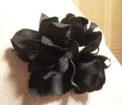 美品激安★黒ブラックBlack花コサージュ♪ブローチ♪冠婚葬祭ブラックフォーマル