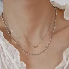 2連シルバーネックレス　ゴールドチャーム　華奢　ボールチェーン　重ね付け風