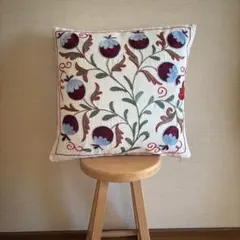 80s vintage 刺繍入りクッション 花柄 ベージュ - メルカリ