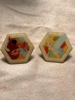 【Disney】【ピンバッジ 】ティンカー・ベル 、ティモン プンバァ