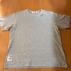 ユニクロ　ANYA HINDMARCH グレー 半袖Tシャツ