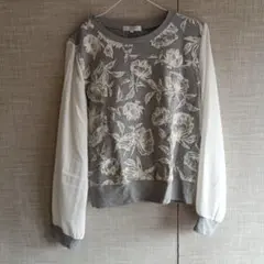 れ*こ様 花柄グレー・ホワイト長袖トップス