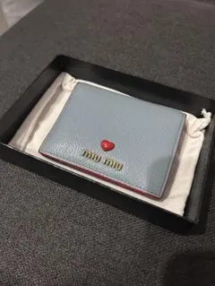 miu miu 二つ折り財布 ハートモチーフ