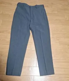 グレー スラックス