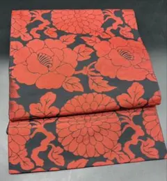 名古屋帯 洒落帯　高級　♢ 正絹　セミアンティーク　黒地　花柄　草花　R430のサムネイル