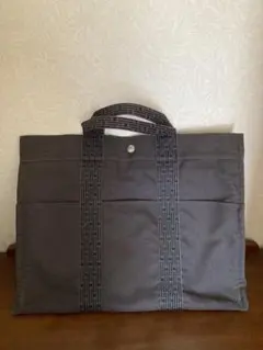 Item thumbnail for item c8dc0f5d-f5d6-41b7-ab32-81670163ab19