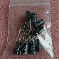 電解コンデンサ 330μF 16V 10個セットのサムネイル