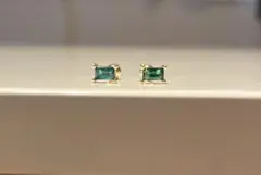 エメラルドグリーン ピアス