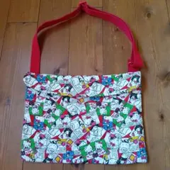 ハローキティ キルティング　ショルダーバッグ　図書バッグ　蓋付き　マジックテープ