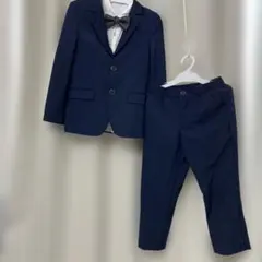 ネイビー フォーマルスーツ ボウタイ付き　蝶ネクタイは紺色です。写真で確認を