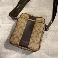 ✨ COACH シグネチャー ショルダーバッグ クロスボディ ベージュ ブラウンのサムネイル