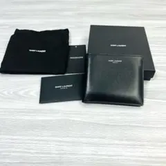サンローラン　二つ折り財布　レザー　ブラック　ロゴ　カードケースのサムネイル