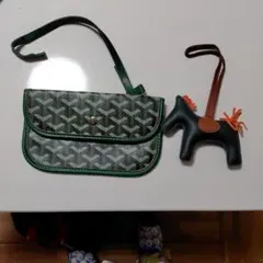 グリーンの幾何学模様トートバックのチャーム