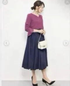 美品⭐︎アーバンリサーチロッソ サテンプリーツスカートのサムネイル