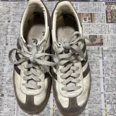 adidas Gazelle ホワイト/ブラウン スニーカー