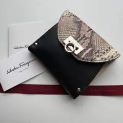 【極上美品】Ferragamo サルバトーレフェラガモ 2つ折り財布 パイソンのサムネイル