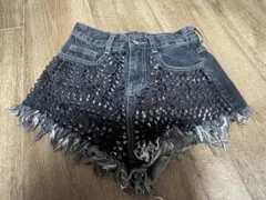 グラッドニュース スタッズ付きショートパンツ