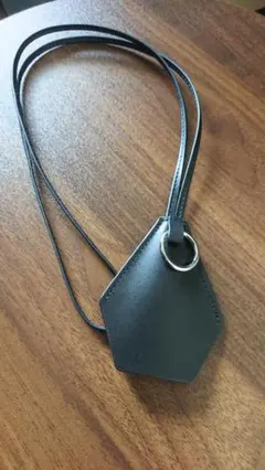 【未使用】GU レザーキーネックレスのサムネイル