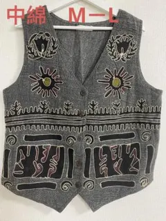 古着　コットン中綿　刺繍入りグレーのベスト M〜Lサイズ